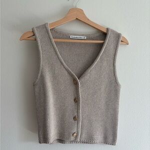 NWOT Abercrombie Beige Knit Button-Up Vest